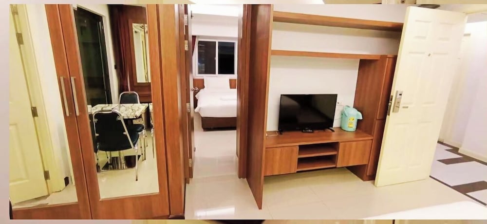 Фото B your home Hotel Donmueang Airport Bangkok