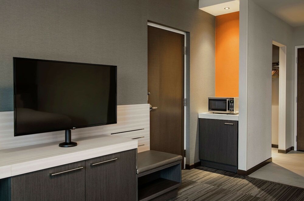 Фото Hilton Garden Inn Winnipeg South