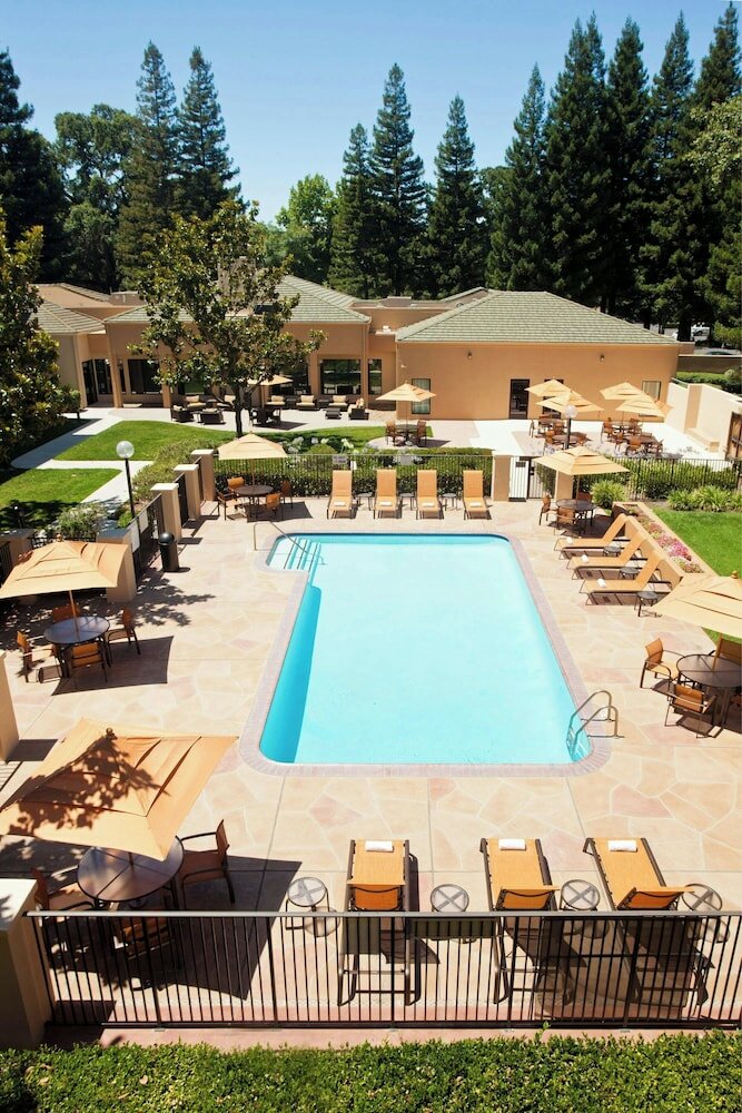 Фото Courtyard by Marriott Sacramento Airport Natomas