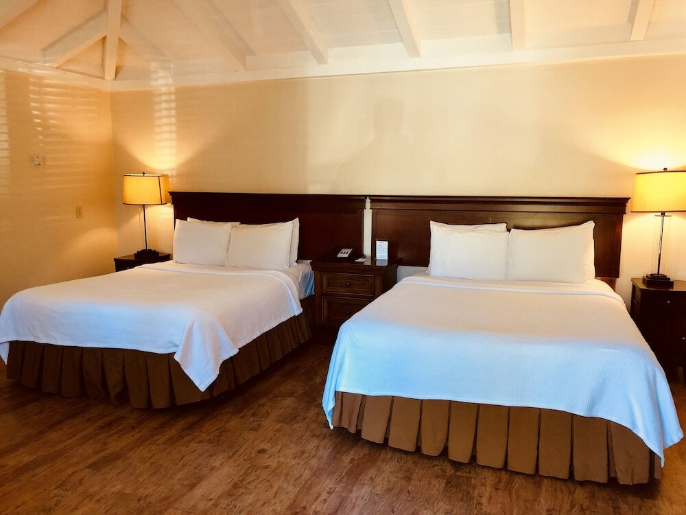 Фото Carmel Resort Inn