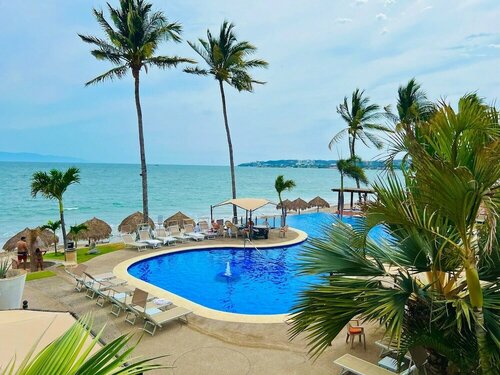 Los Picos Hotel & Suites