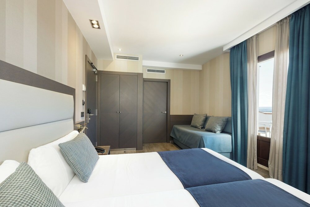 Фото Hotel Reina Cristina