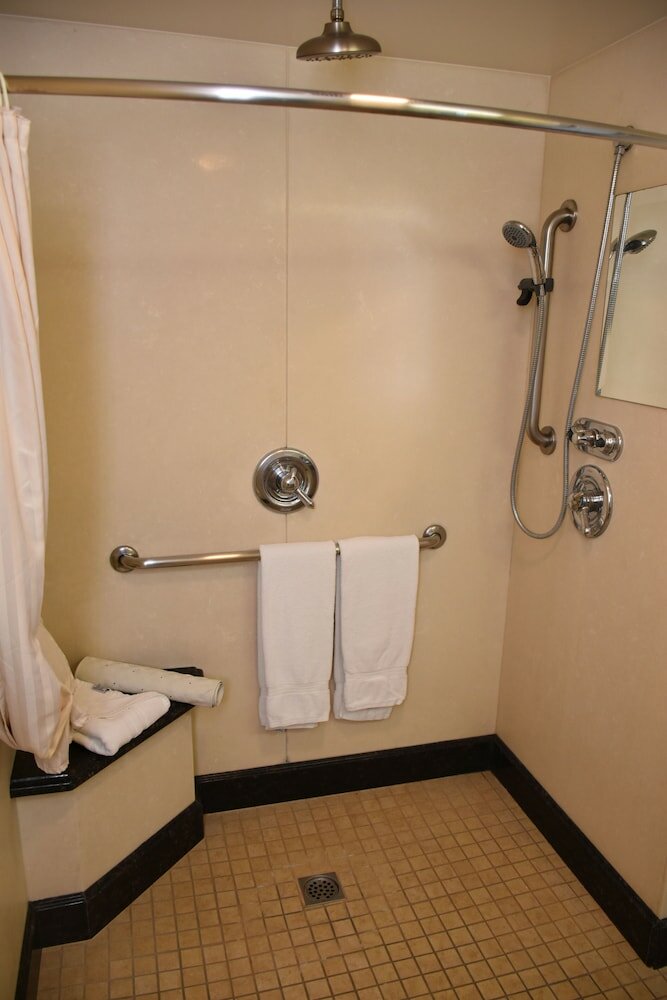 Фото Ontario Airport Inn