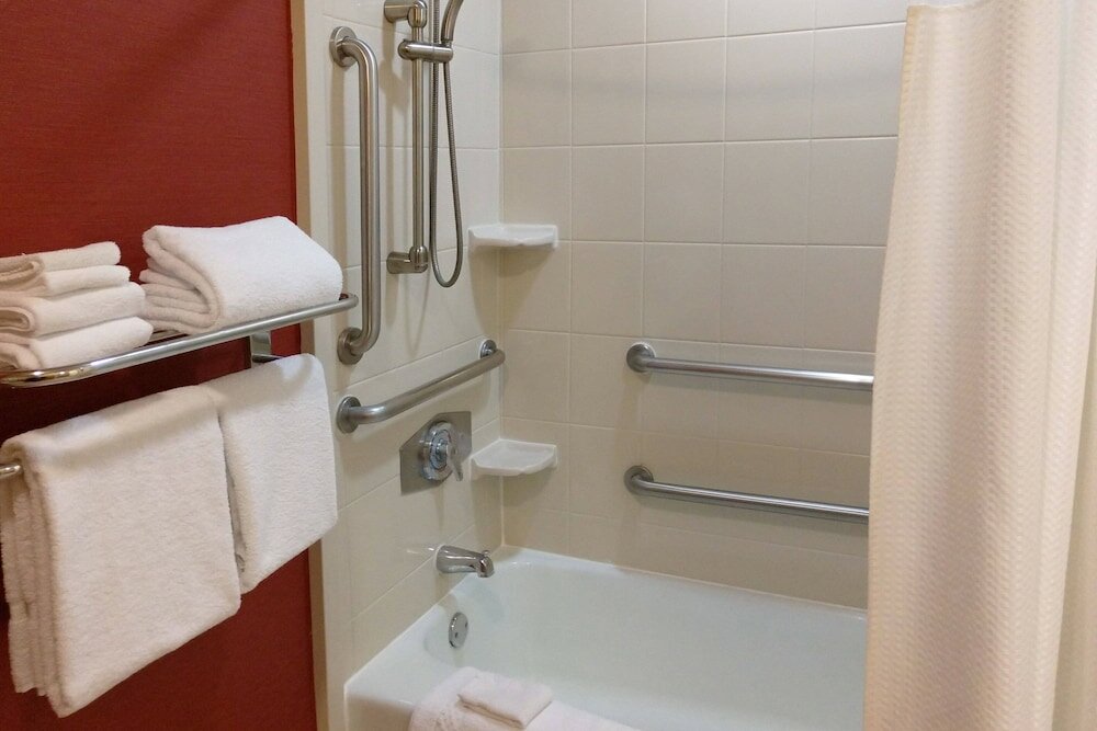 Фото Courtyard by Marriott Houston Brookhollow