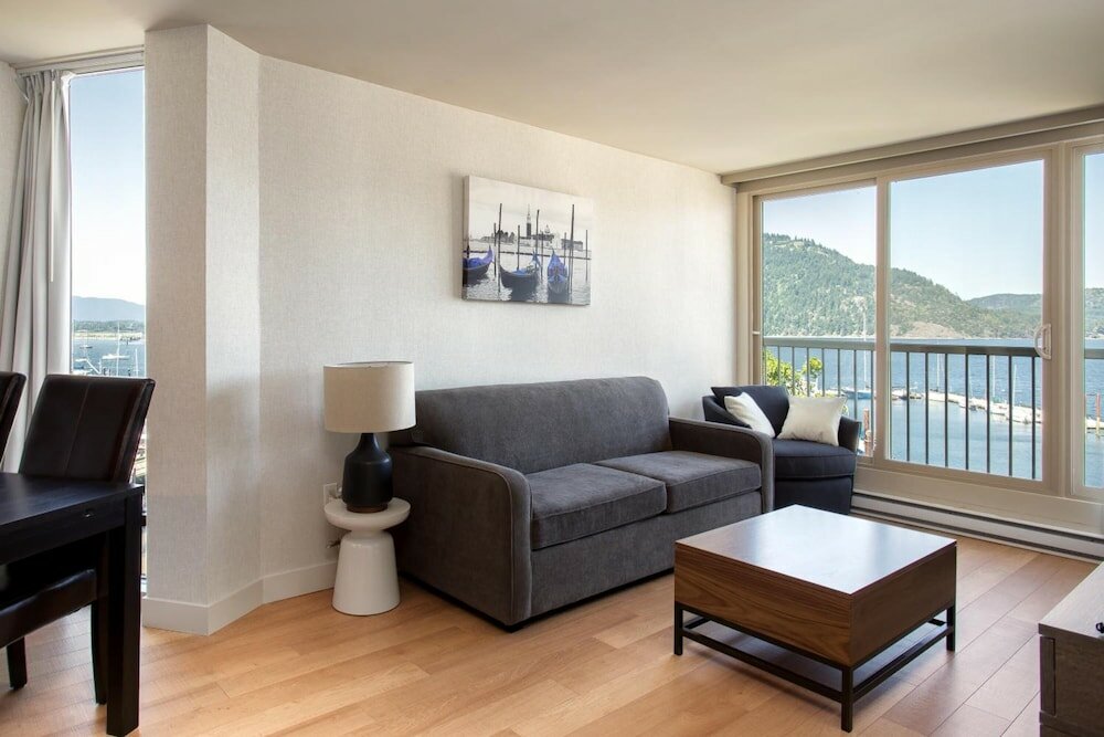 Фото Oceanfront Suites at Cowichan Bay