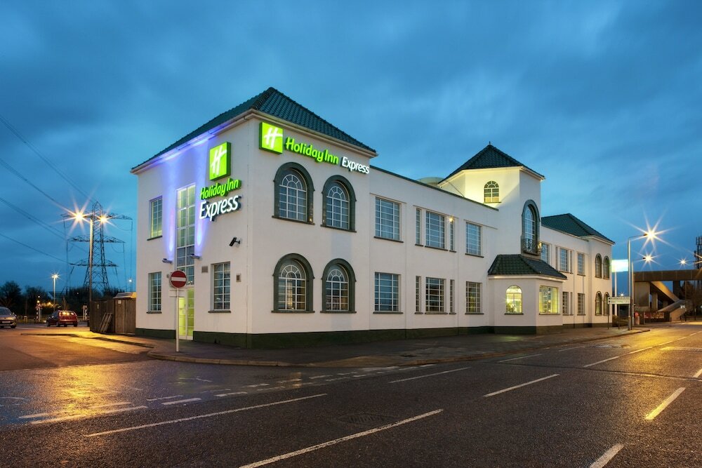 Фото Holiday Inn Express London Chingford
