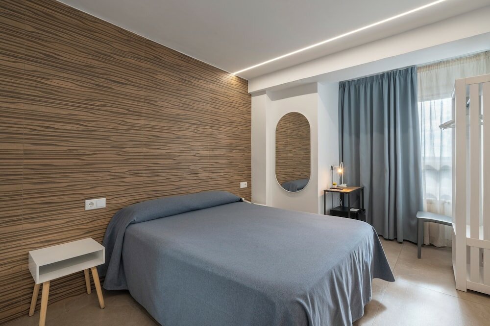 Фото Hostal Pensimar