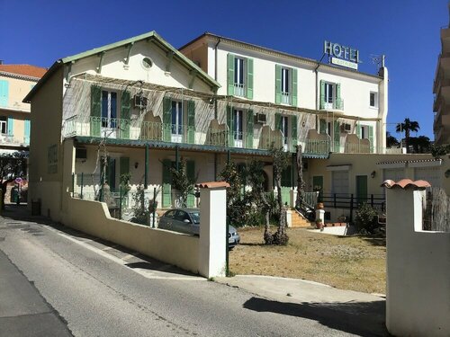 Гостиница Hôtel L'Ilôt Fleuri в Ле-Лаванду