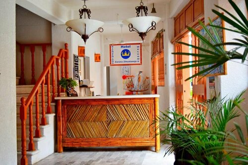 Гостиница Hotel Corona Zihuatanejo в Сиуатанехо