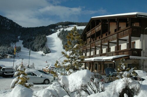 Внешний вид отеля Hotel Condor в Марео - Эннеберге - Мареббе, фото 3