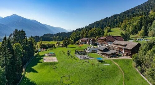 Внешний вид отеля Kinderhotel Ramsi в Хермагор-Пресеггере Зе, фото 2