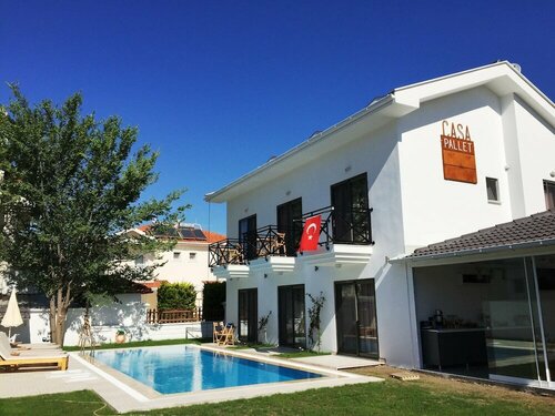Casa Pallet Hotel
