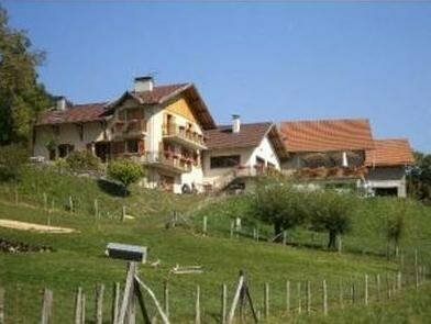 Хостел Ferme Auberge du Bessard в Шамбери