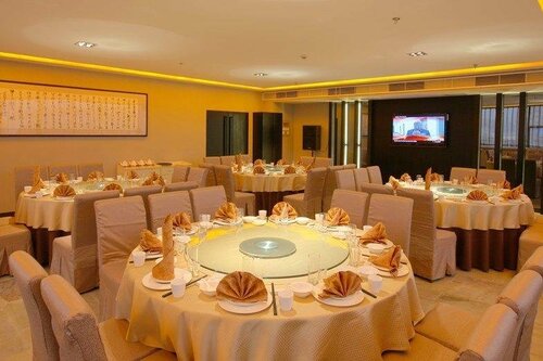 Гостиница Jialong International Hotel в Баоцзи