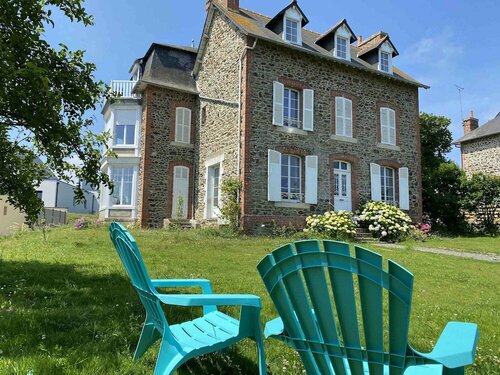 Гостиница La Korrigane в Сен-Бриё