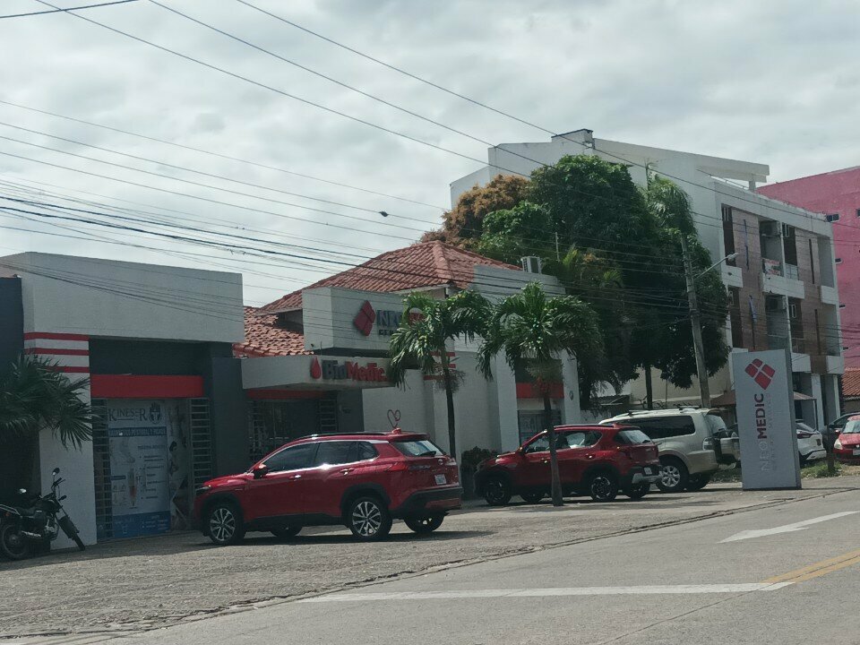 Medical laboratory BioMedic, Santa Cruz de la Sierra, photo