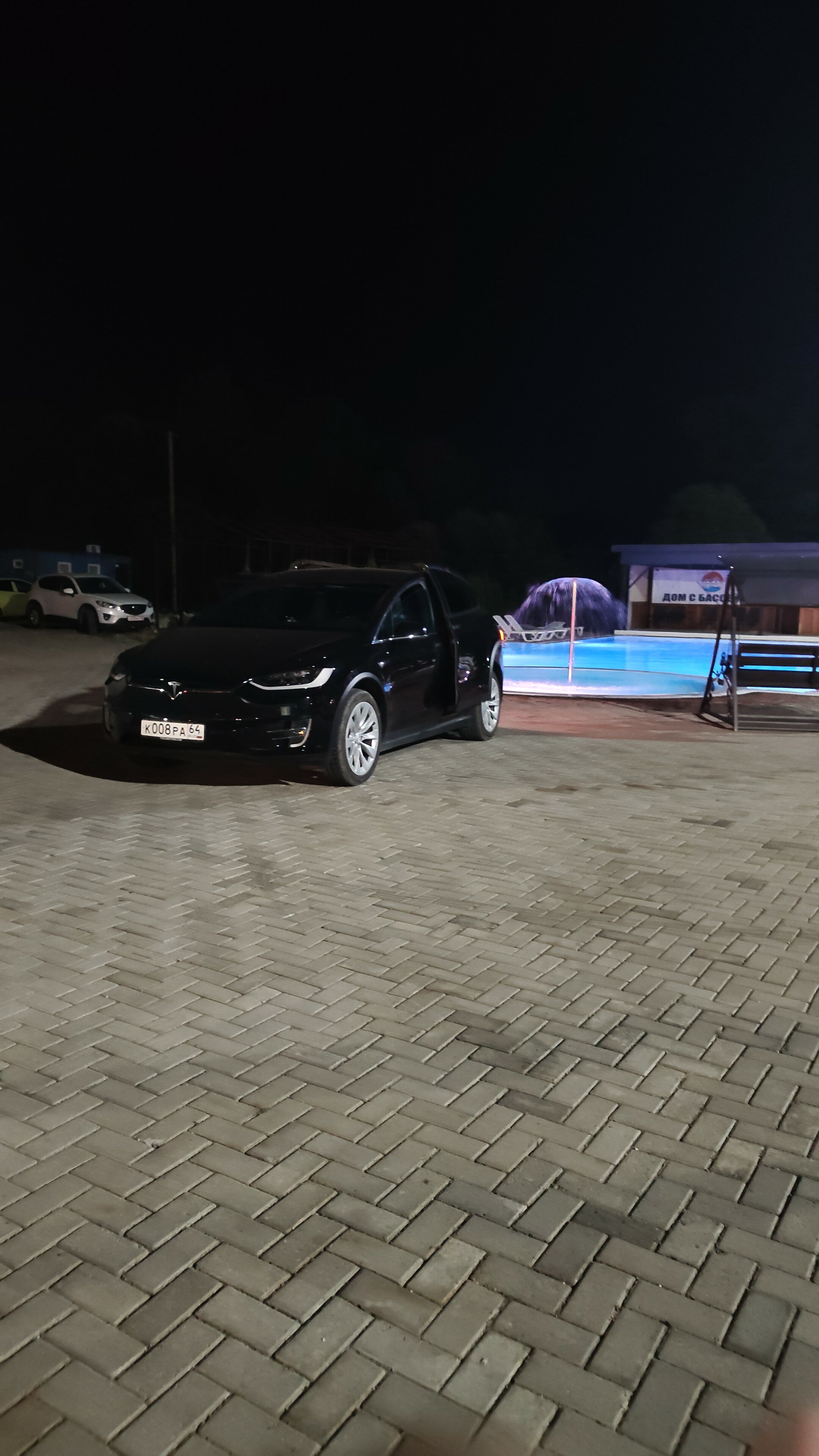 Фото Дом с бассейном