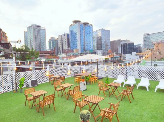 Фото Oyo Rooftop Hostel