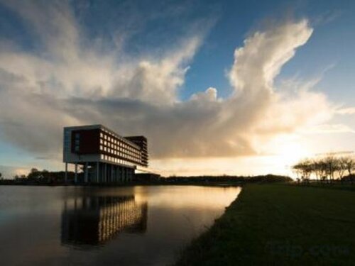 Внешний вид отеля Van der Valk Hotel Zwolle в Зволле, фото 3