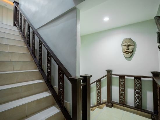 Фото Vongkhamsene Boutique Hotel