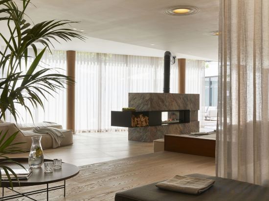 Фото Infinity Hotel & Conference Resort Munich