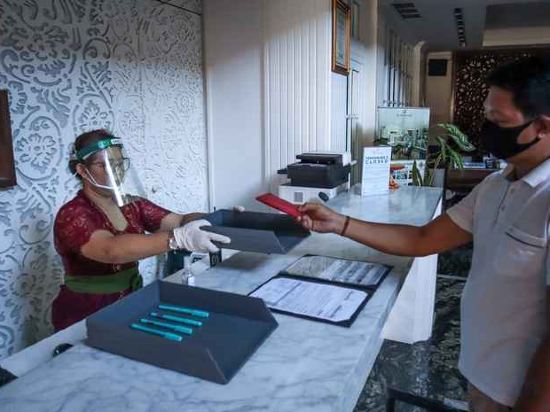 Фото Jambuluwuk Oceano Seminyak Hotel