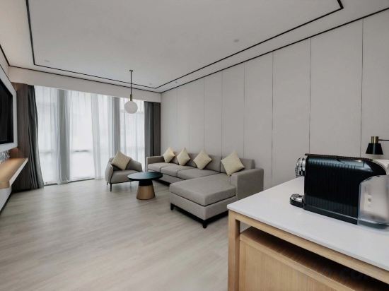 Фото Hilton Garden Inn Jiangmen Xinhui