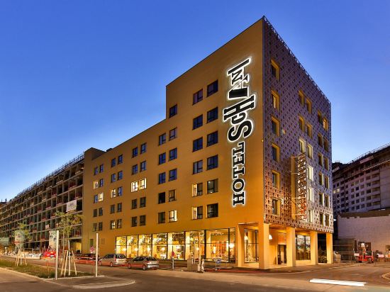 Фото отеля 1