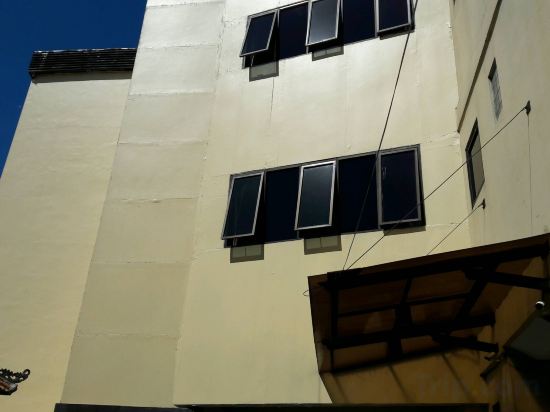 Фото S8 Suardana Hotel