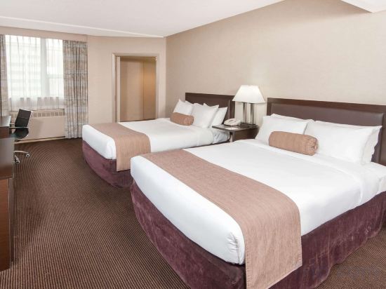 Фото Ramada Plaza by Wyndham Calgary Downtown