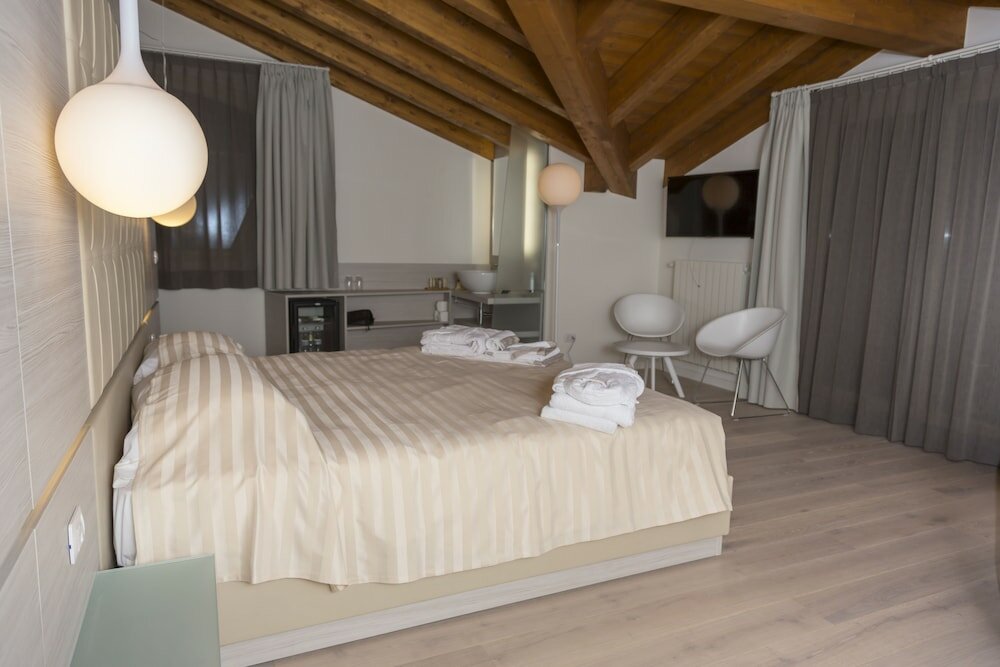 Фото White Angel Hotel