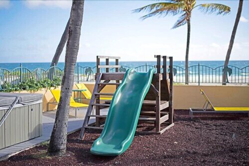 Гостиница Ebb Tide Resort Oceanfront в Помпано Бич