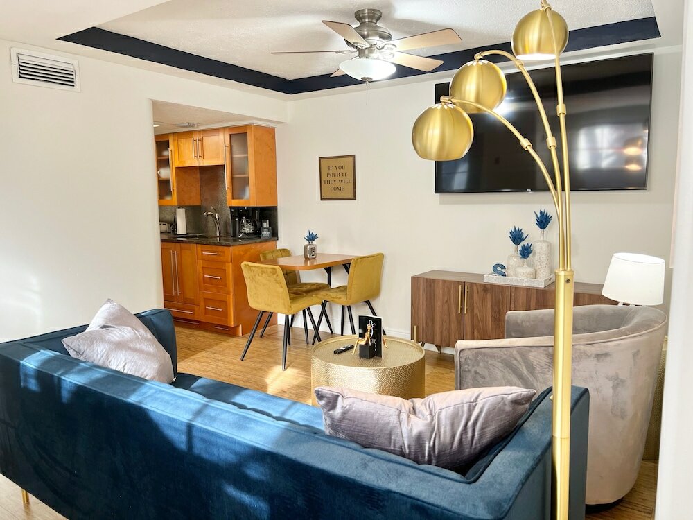 Фото Miami Beach HomeStay