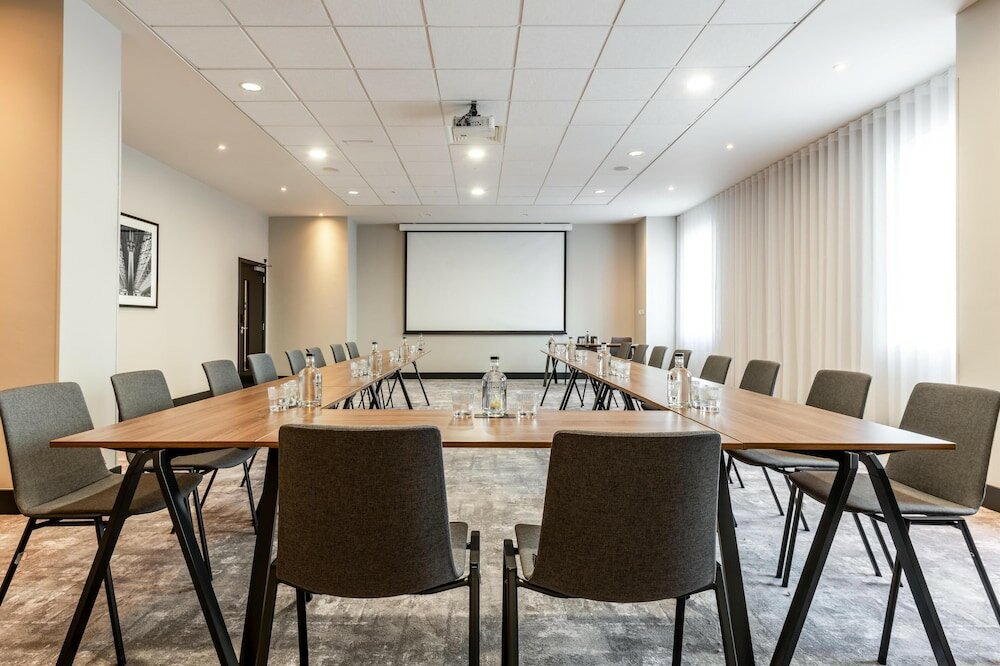 Фото Radisson Hotel Manchester City Centre, A Verified Net Zero Hotel