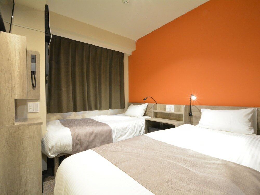 Фото Hotel Sanrriott Shinsaibashi