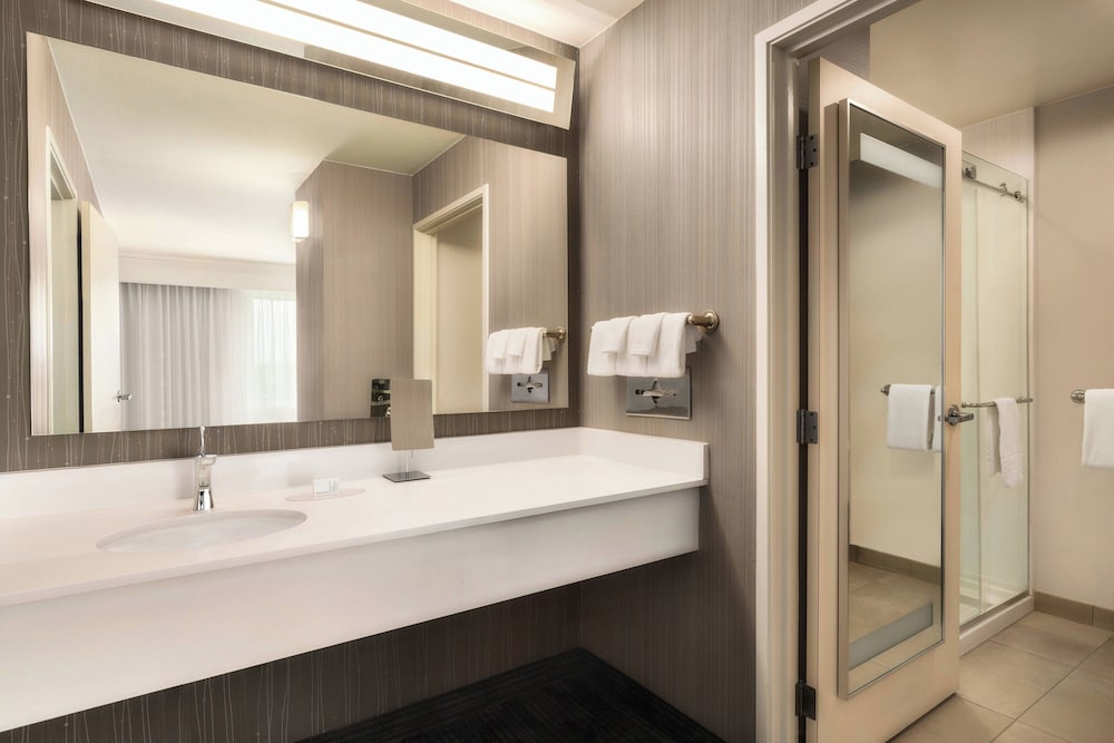 Фото Courtyard by Marriott Philadelphia Montgomeryville