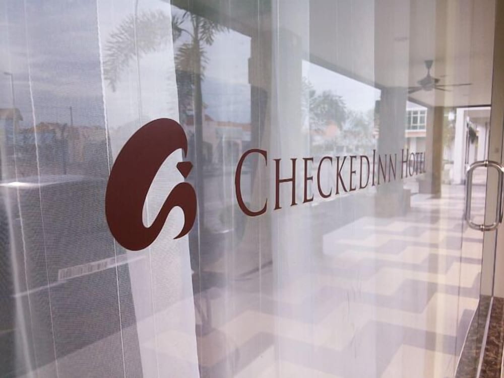 Фото Hotel CheckedInn