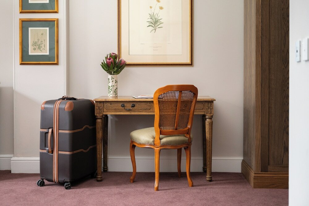 Фото The Russell Boutique Hotel