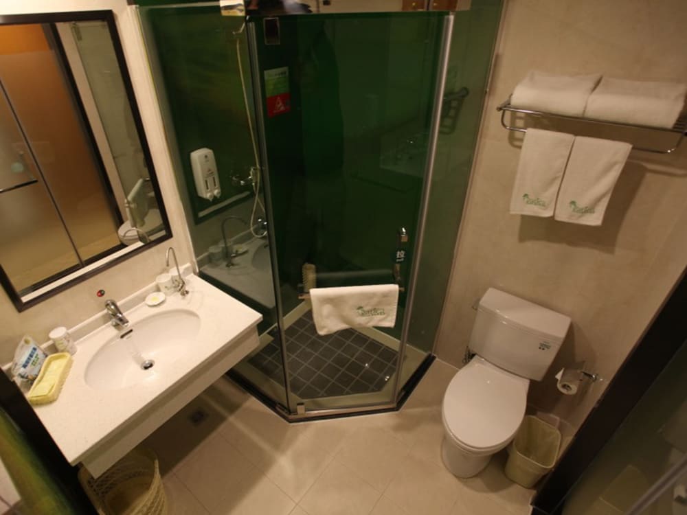 Фото Vatica ZaoZhuang TengZhou Railway Station Hotel