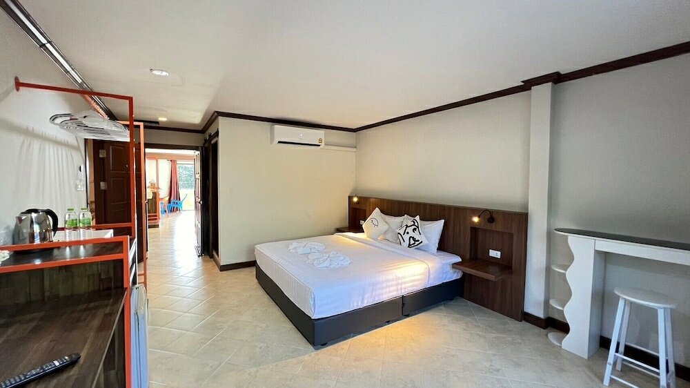 Фото My Friends's House 2