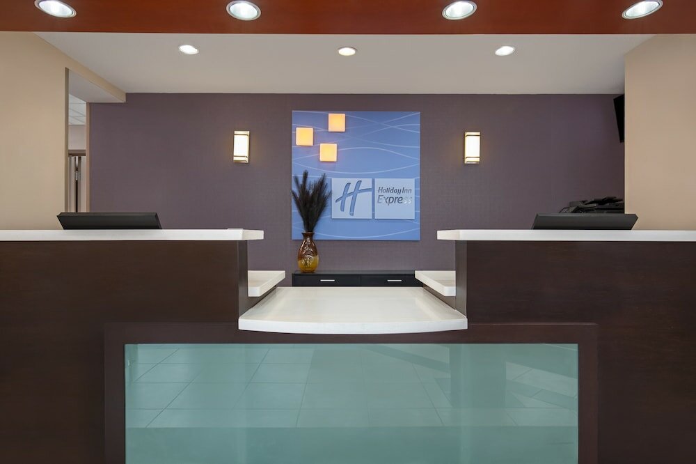 Фото Holiday Inn Express Hotel & Suites Barrie, an Ihg Hotel