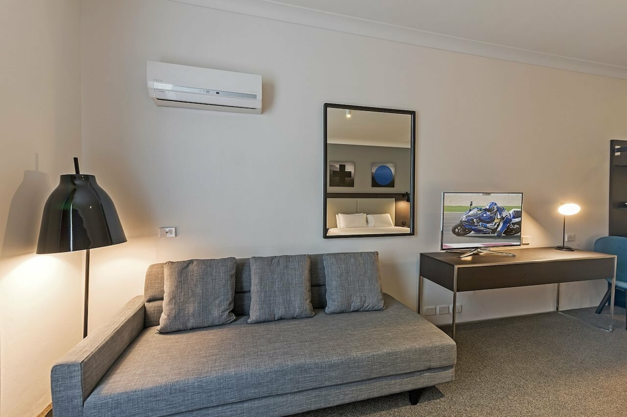 Фото CKS Sydney Airport Hotel