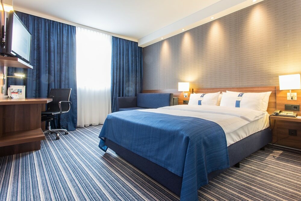 Фото Holiday Inn Express Neunkirchen