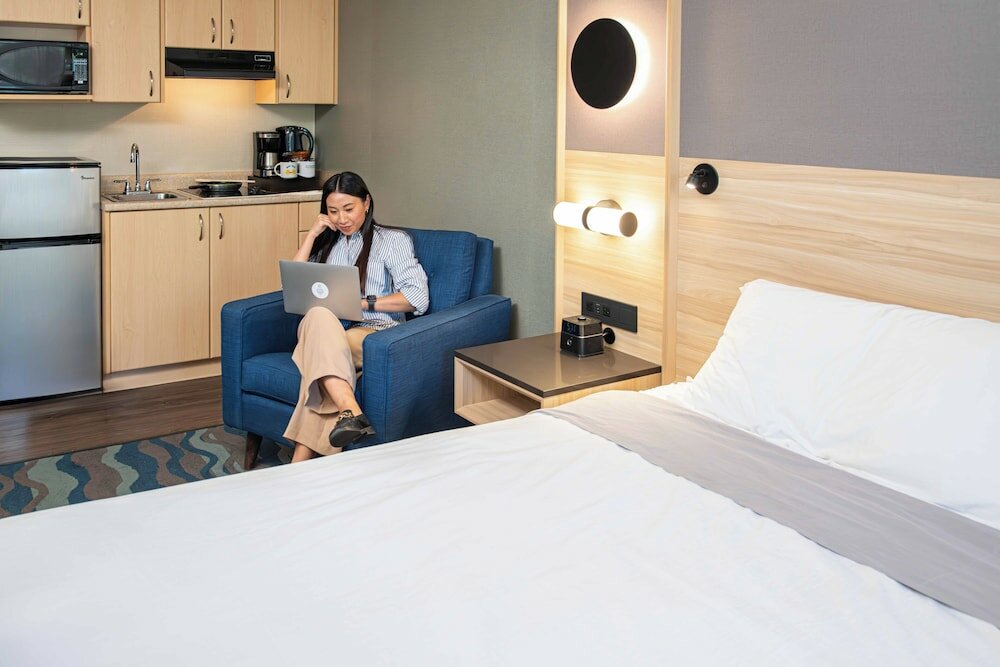 Фото Accent Inns Kelowna