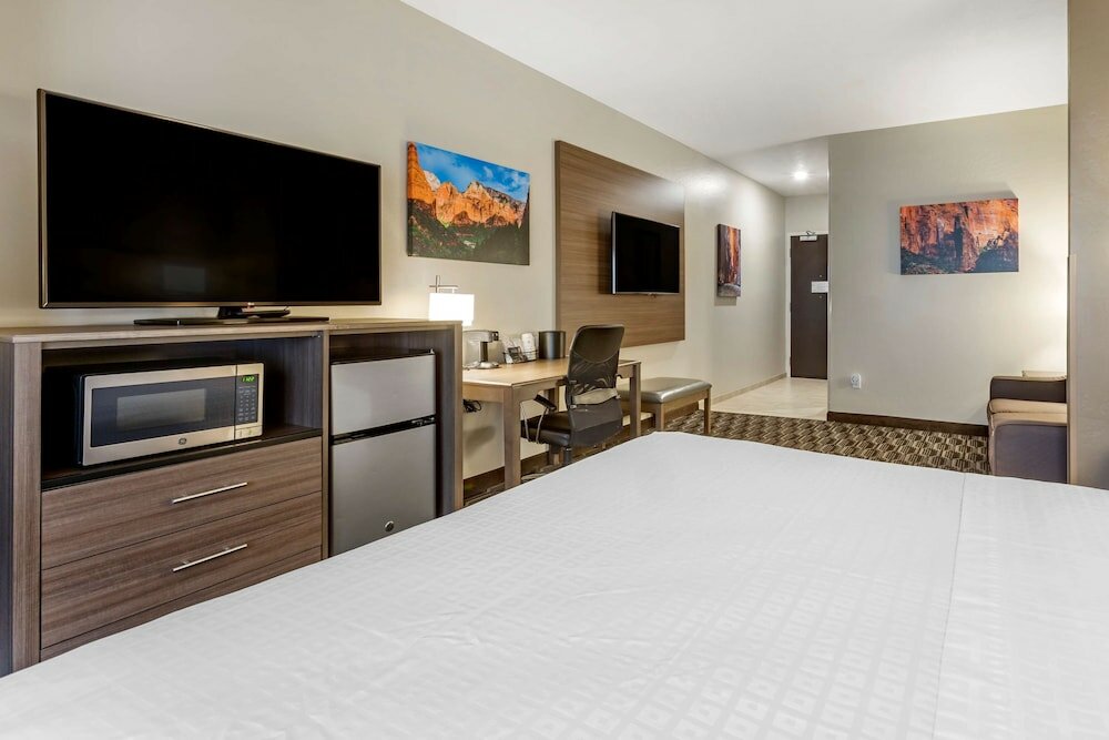 Фото Best Western Plus Zion Canyon Inn & Suites