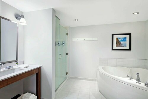 Гостиница Four Points by Sheraton Moncton в Монктоне