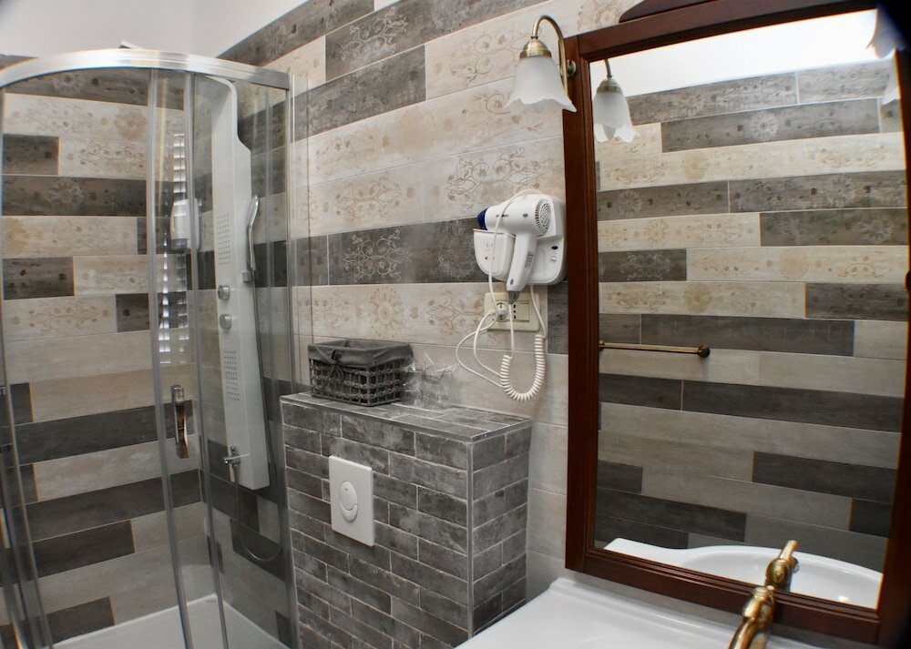 Фото Pietra Rossa Luxury Rooms