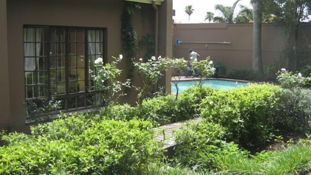 Фото Palm Tree Manor