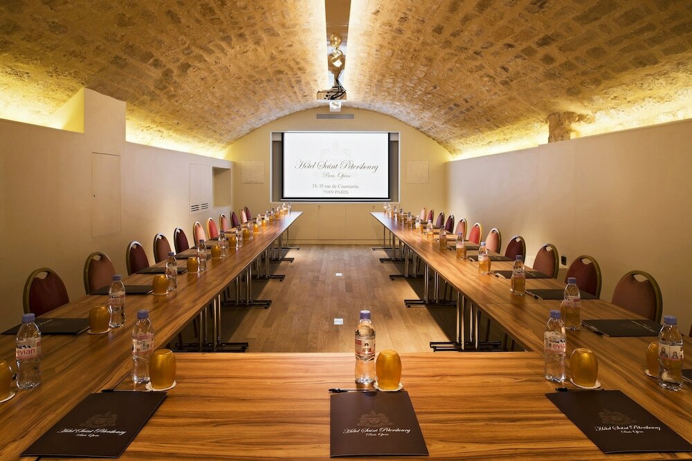 Фото Hotel St Pétersbourg Opéra & SPA