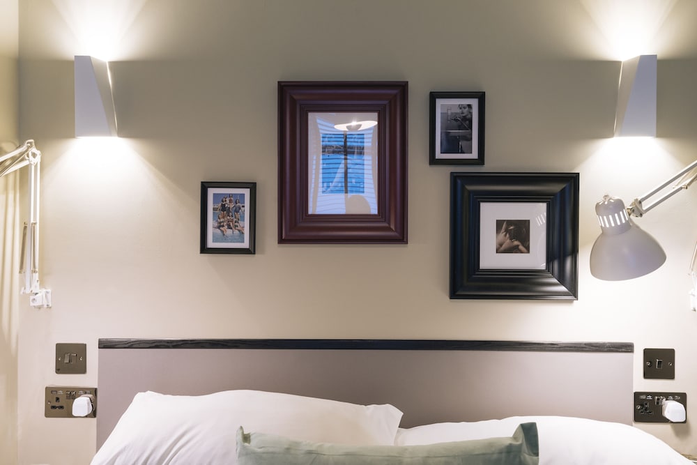 Фото The Warwick by Aura Collection